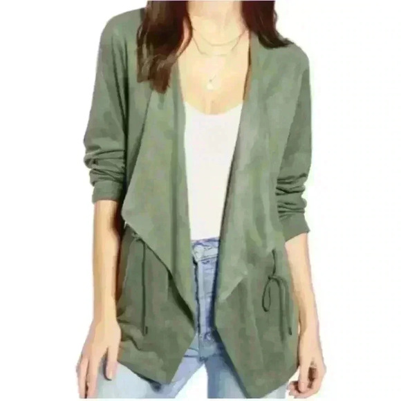 Blank NYC Jackets & Blazers - Blank NYC Olive Green Domino Faux
Suede Drape Front Tie Waist Jacket Size XS